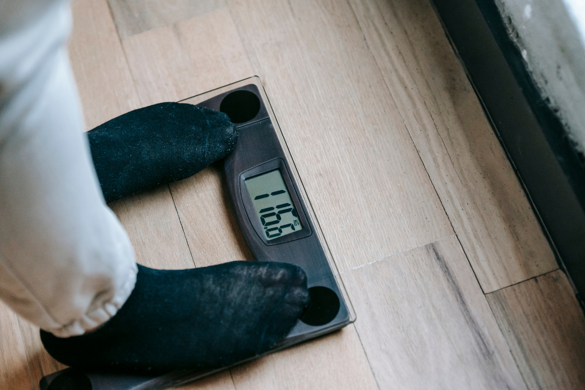 é normal ganhar peso no início da dieta