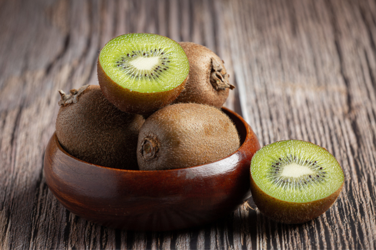 kiwi frutas que auxiliam na queima de gordura