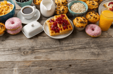 7 alimentos que não devemos comer no café da manhã e seus riscos